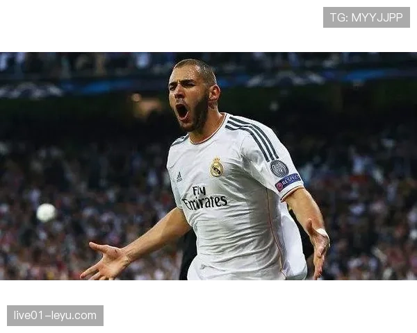 迪巴拉状态回暖，致命射门重现赛场引关注