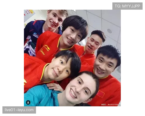 昌雅妮跳水池边啃汉堡，教练脸都绿了